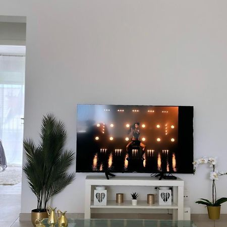 2 Bedrooms Luxury Apartment - Guillemins Liegi Esterno foto
